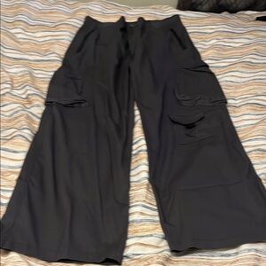 Black Wide-Leg Cargo Pants